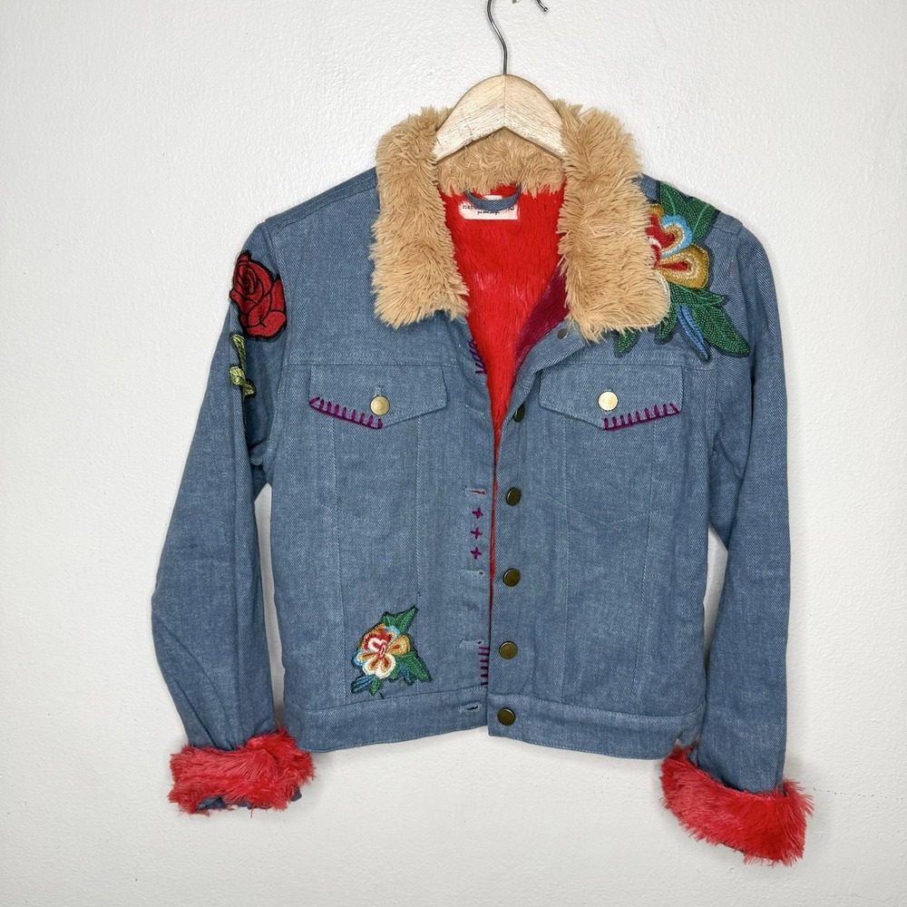 Natural Life Floral Embroidered Denim Jacket Red Faux Fur Collar Cuffs Womens XS